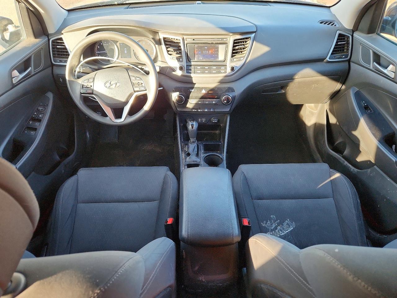 2018 HYUNDAI TUCSON SE photo 8