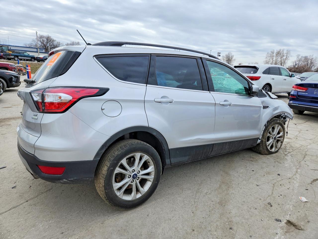 2018 FORD ESCAPE SE photo 3