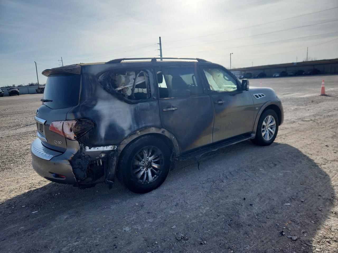 2017 INFINITI QX80 BASE photo 7