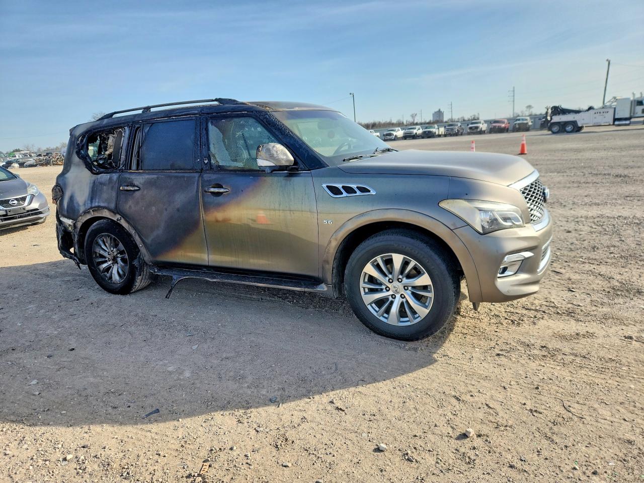 2017 INFINITI QX80 BASE photo 10