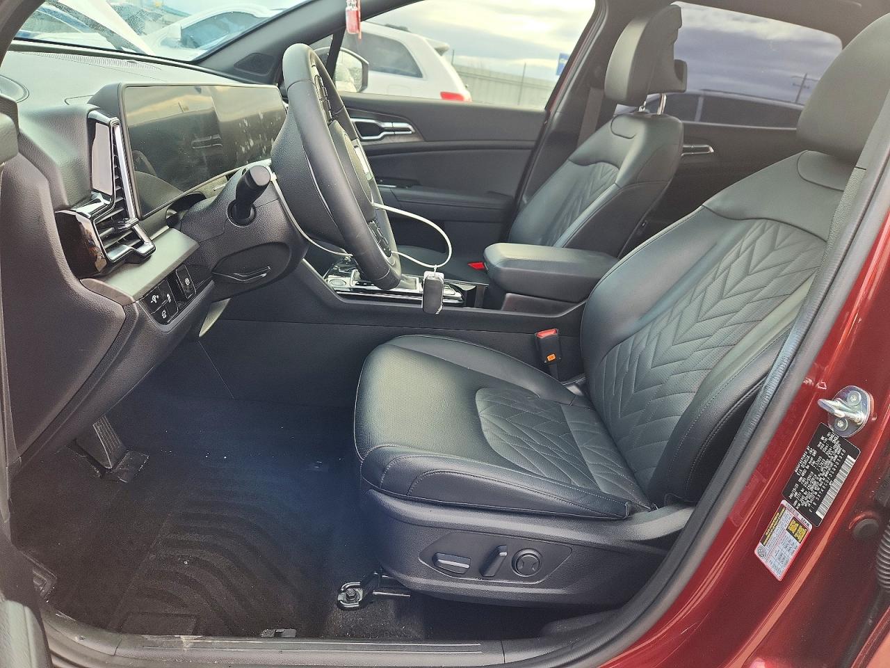 2025 KIA SPORTAGE X-LINE photo 13