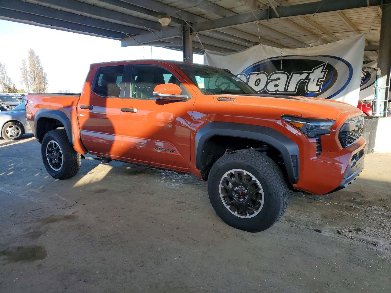 2025 TOYOTA TACOMA DOUBLE CAB photo 4
