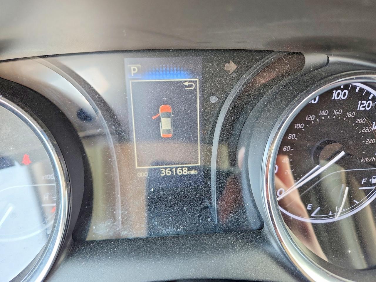 2019 TOYOTA CAMRY LE photo 17