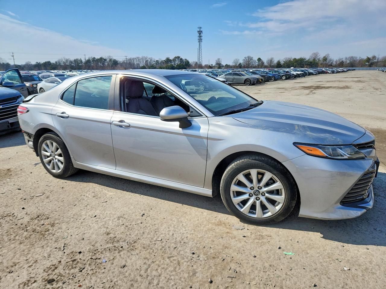 2019 TOYOTA CAMRY LE photo 7