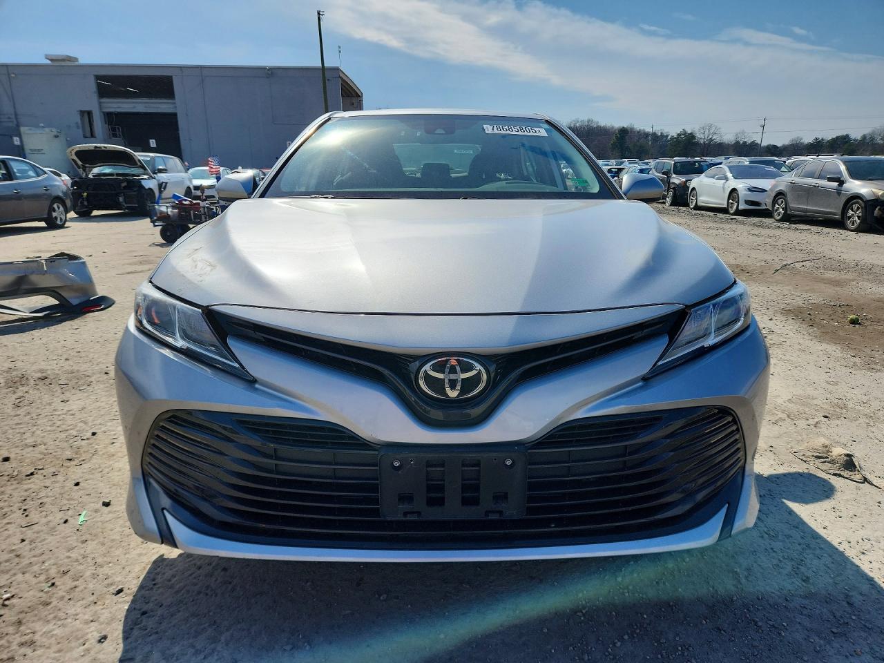2019 TOYOTA CAMRY LE photo 9