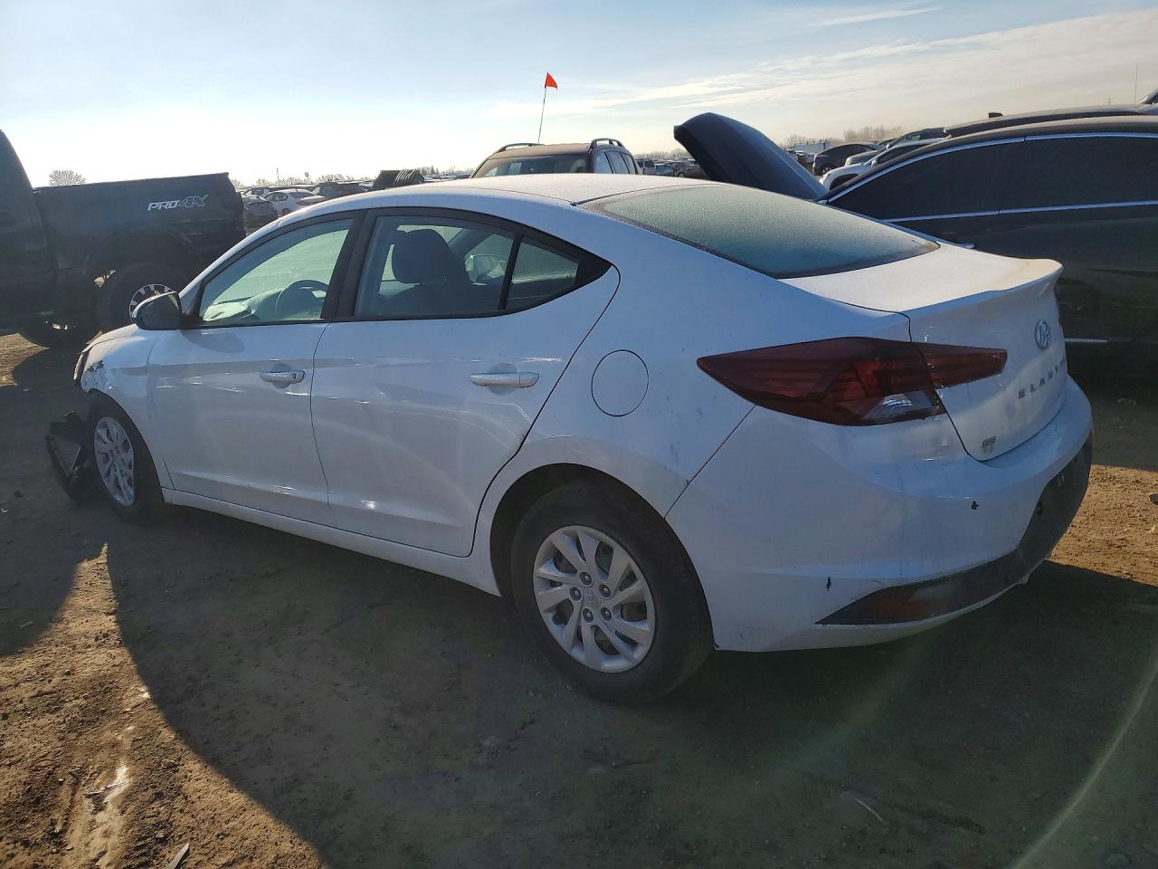 2019 HYUNDAI ELANTRA SE photo 4