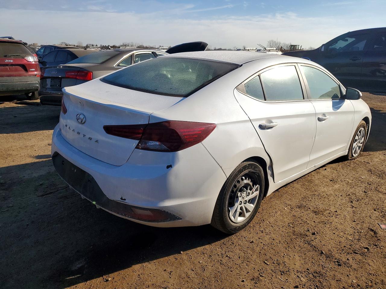 2019 HYUNDAI ELANTRA SE photo 7