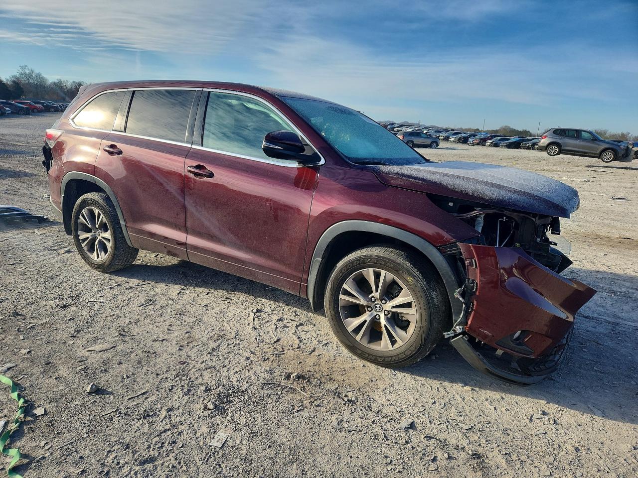 2016 TOYOTA HIGHLANDER LE photo 4