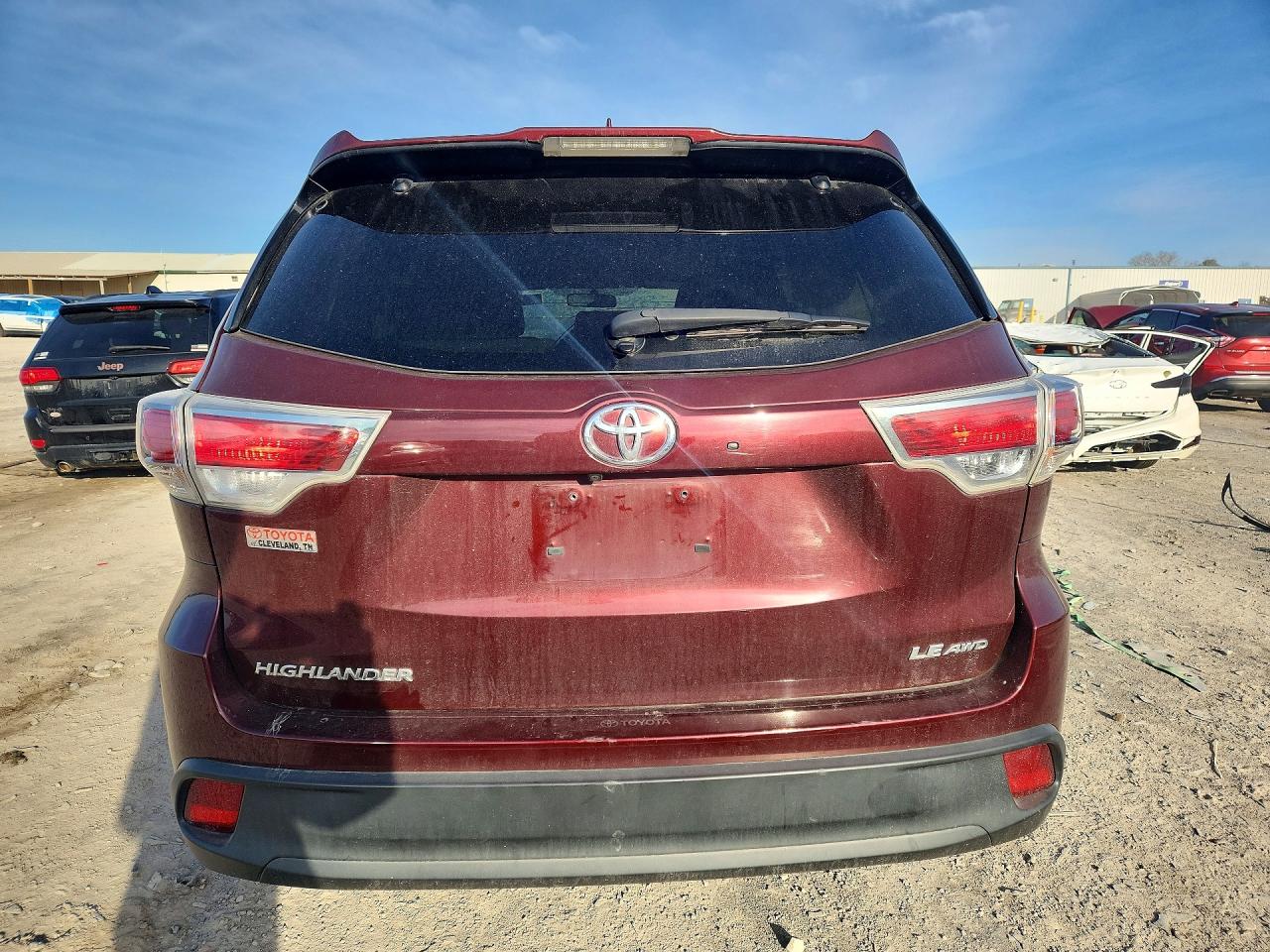 2016 TOYOTA HIGHLANDER LE photo 6