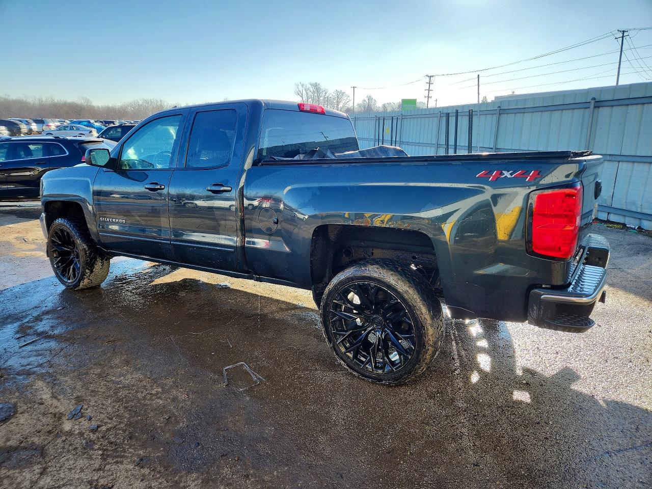 2018 CHEVROLET SILVERADO K1500 LT photo 2