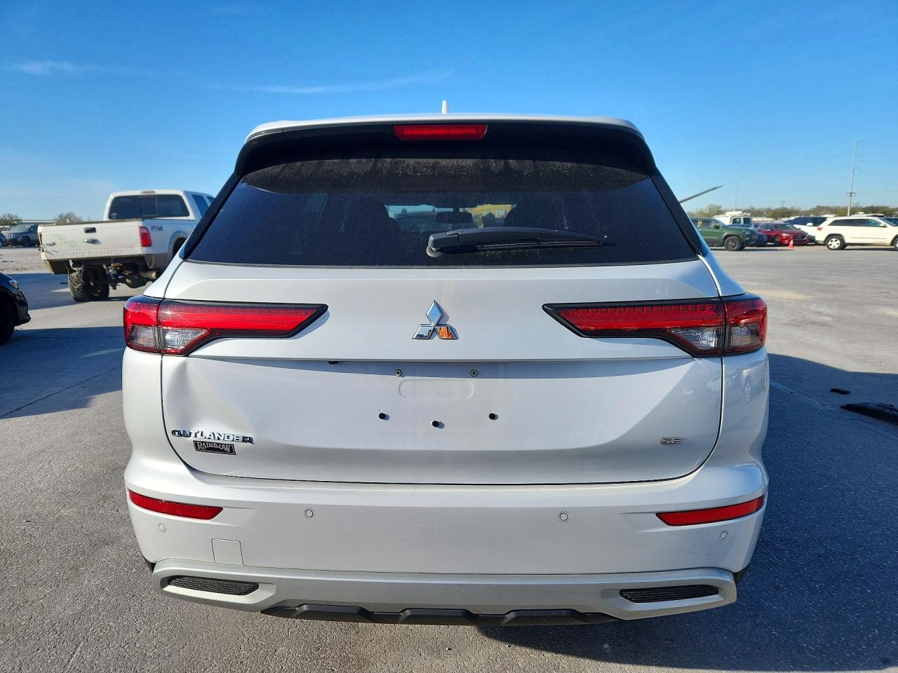 2024 MITSUBISHI OUTLANDER SE photo 6