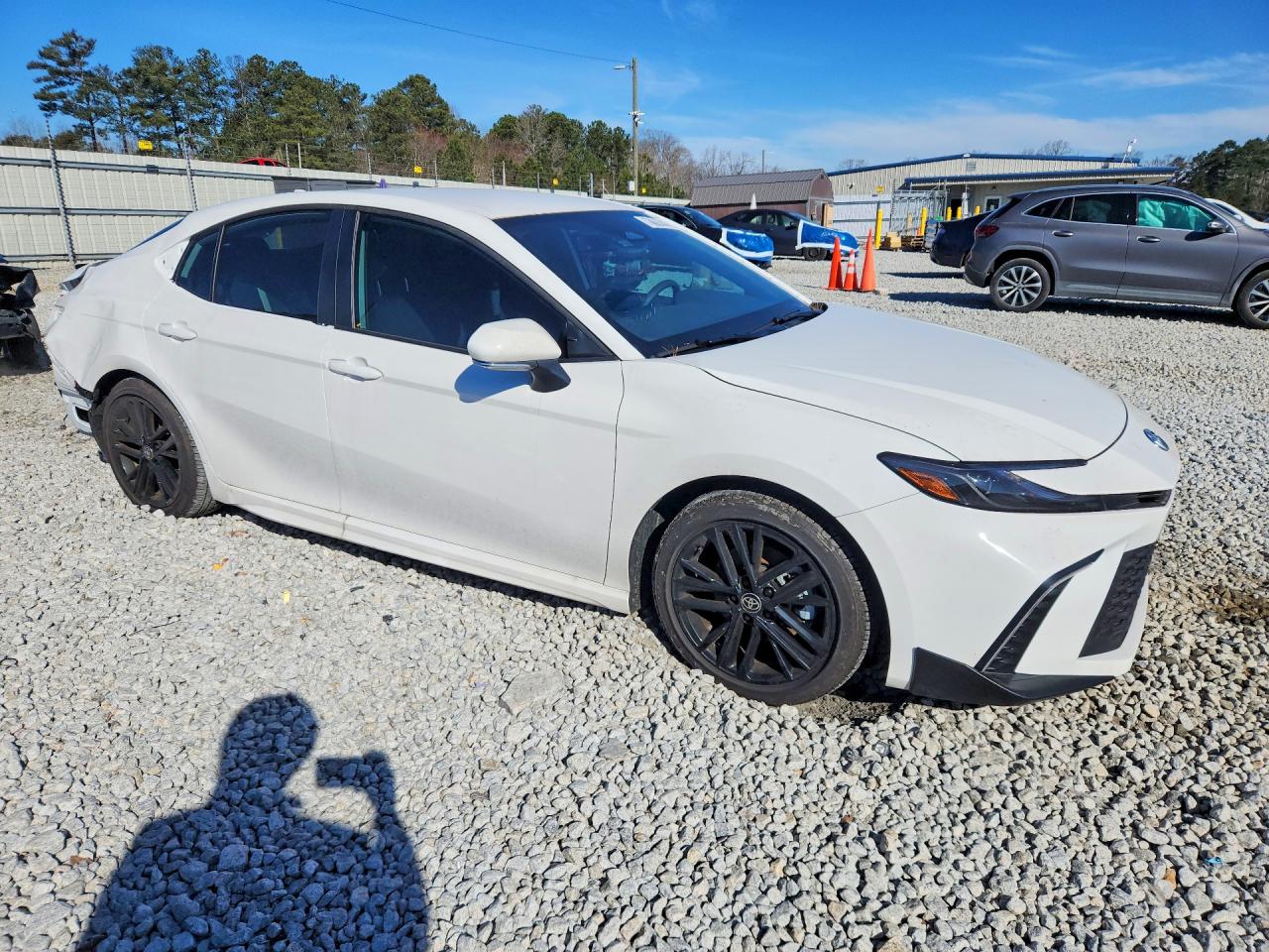 2025 TOYOTA CAMRY SE photo 4