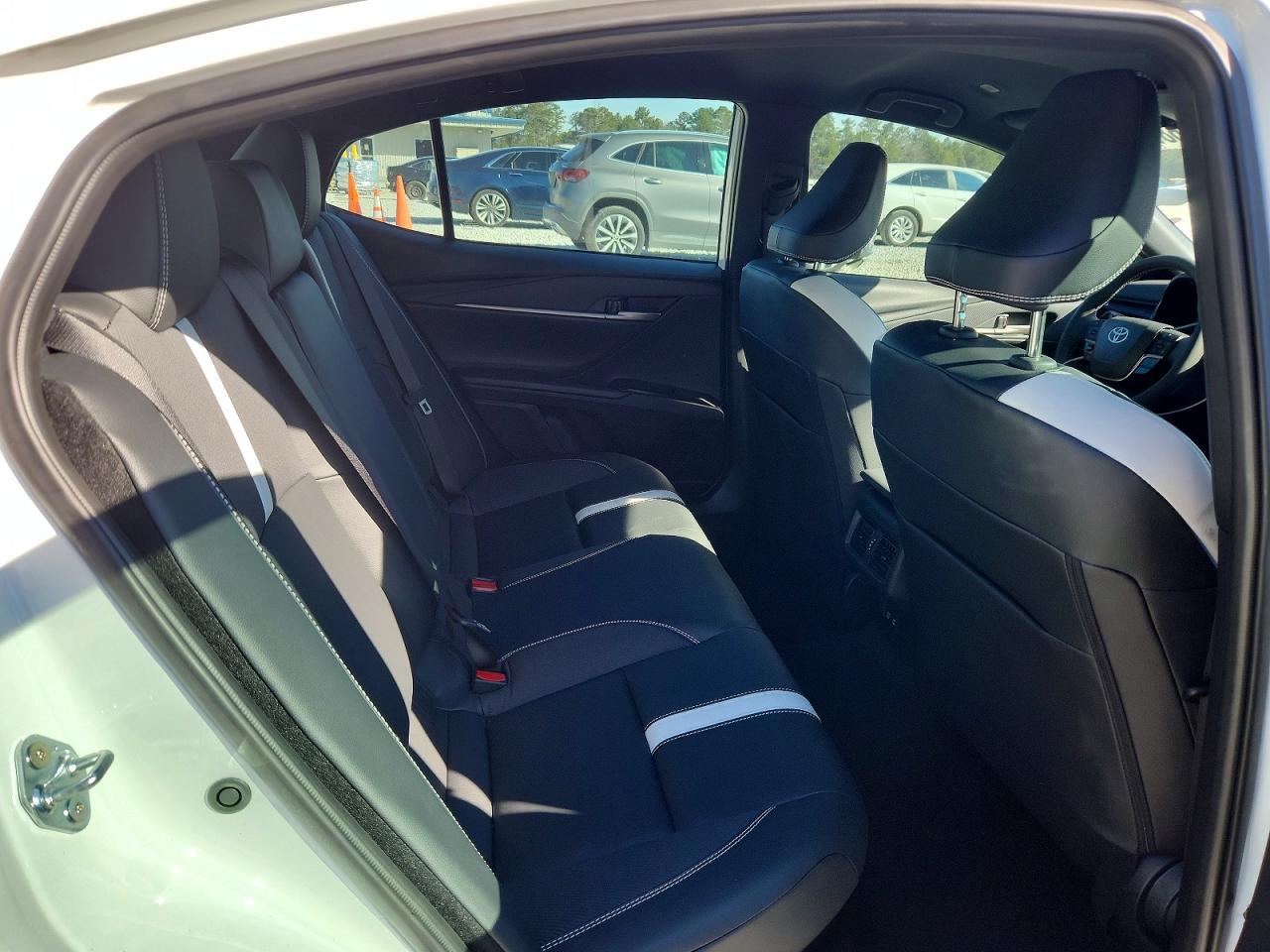 2025 TOYOTA CAMRY SE photo 10