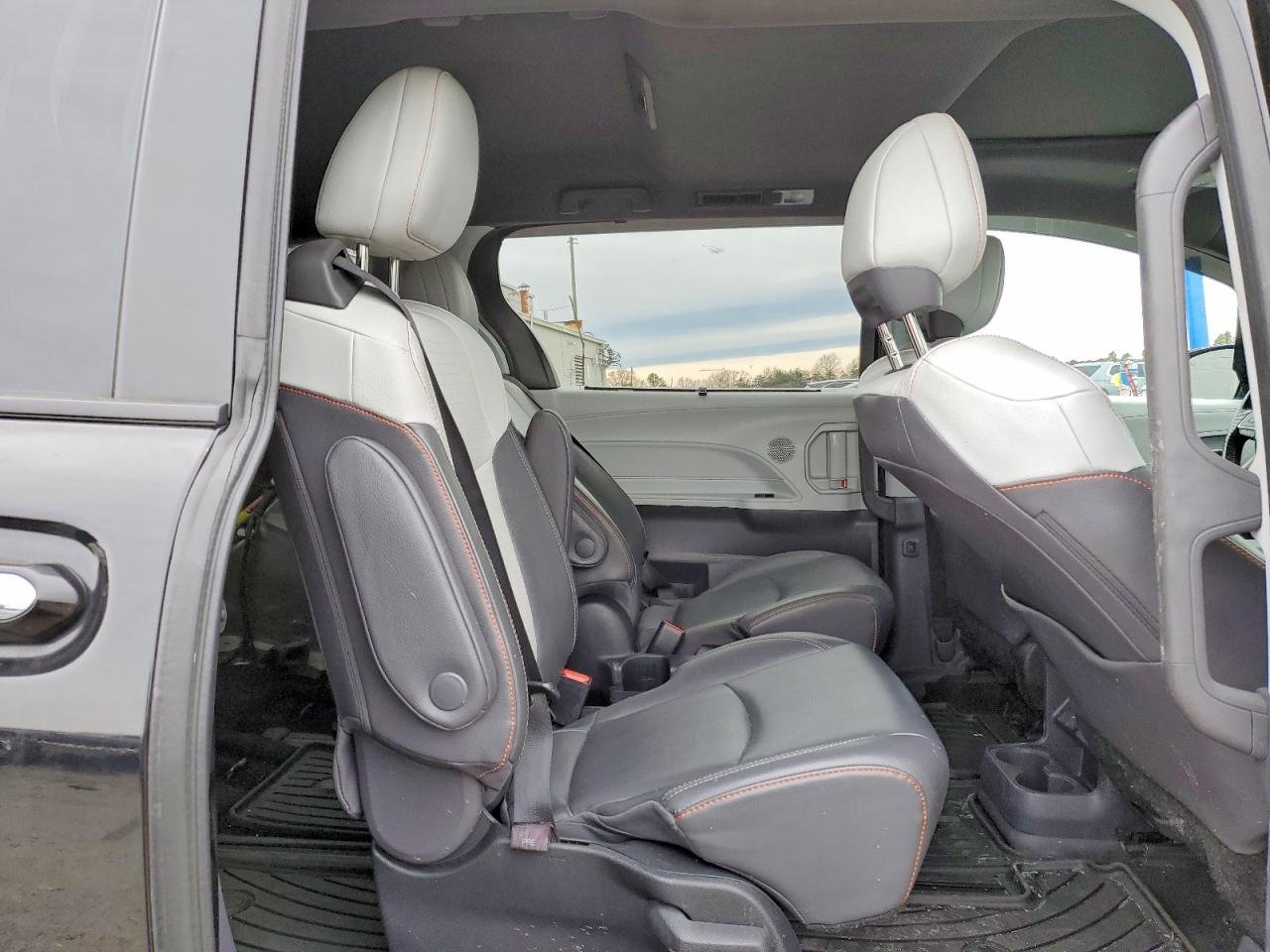 2022 TOYOTA SIENNA XSE 7-PASSENGER photo 21