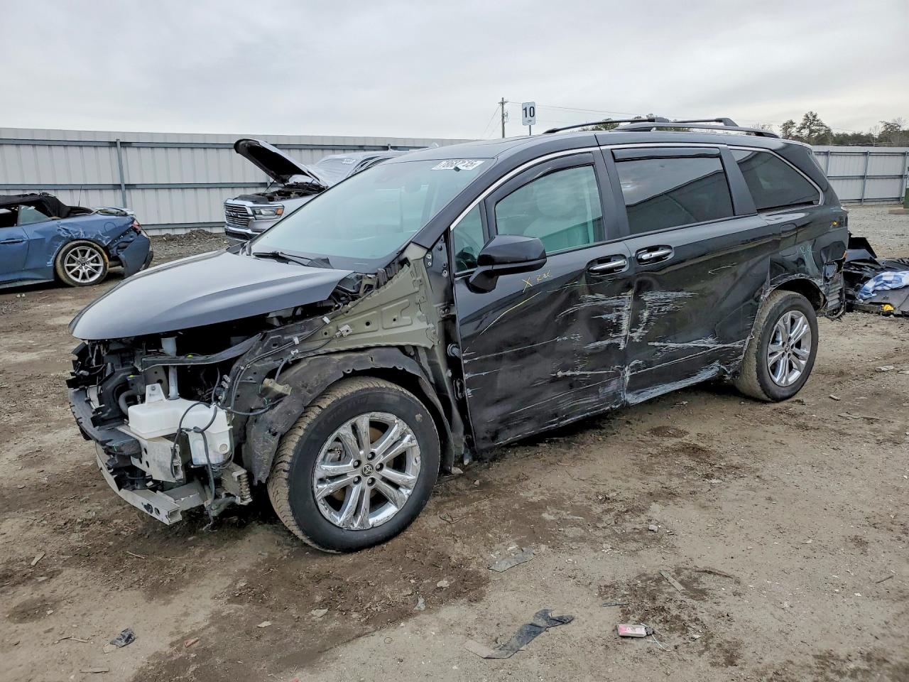 2022 TOYOTA SIENNA