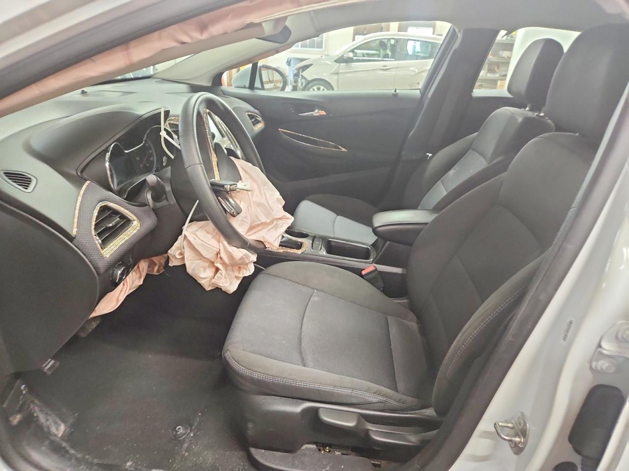 2017 CHEVROLET CRUZE LT photo 7