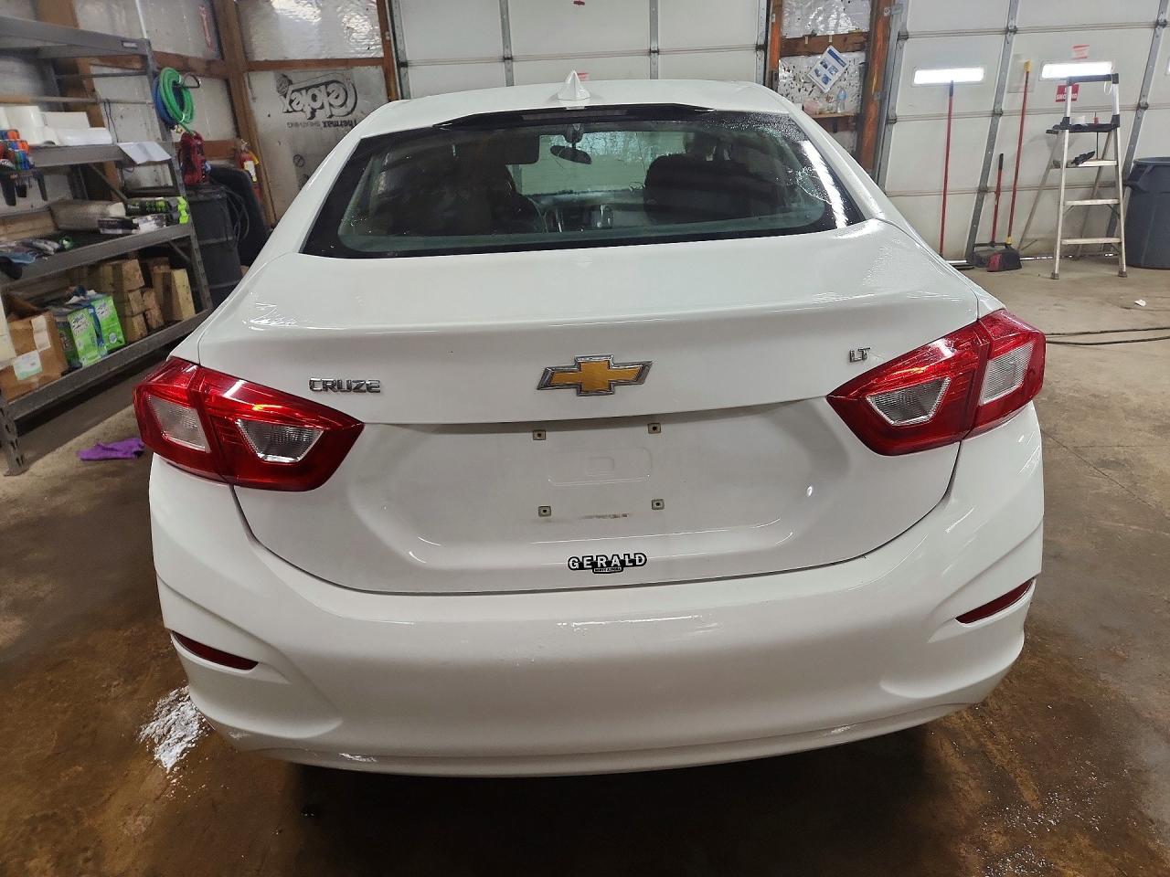 2017 CHEVROLET CRUZE LT photo 6