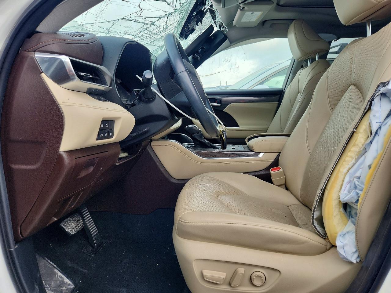 2021 TOYOTA HIGHLANDER LIMITED photo 13
