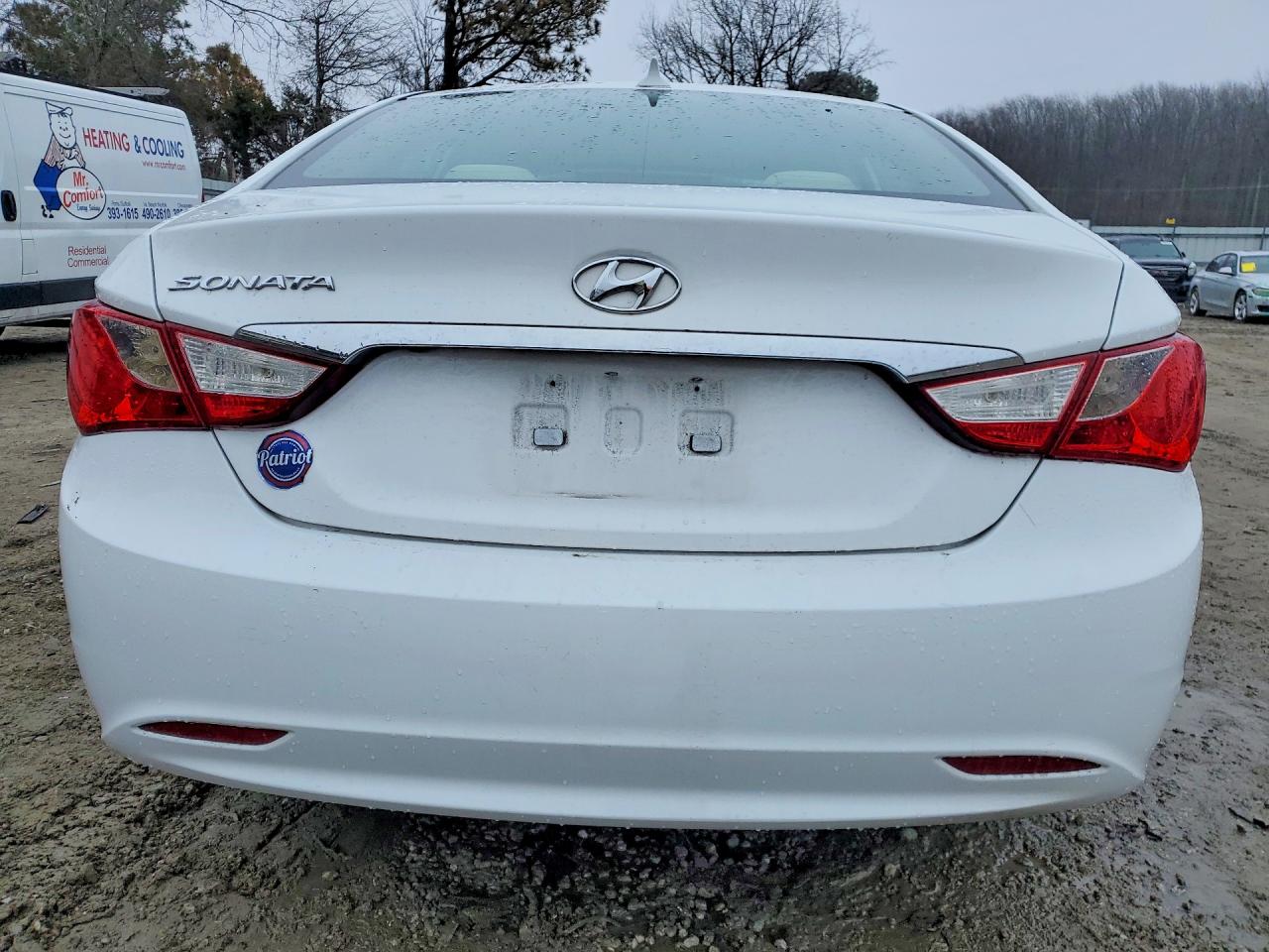 2013 HYUNDAI SONATA GLS photo 11
