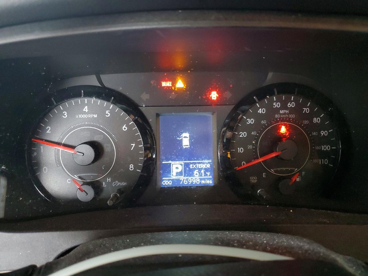 2016 TOYOTA SIENNA LE photo 17