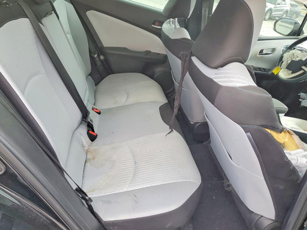 2018 TOYOTA PRIUS BASE photo 19