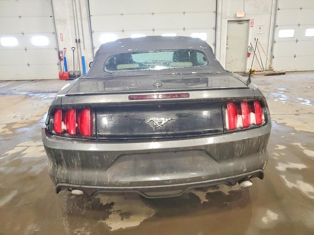 2015 FORD MUSTANG photo 16