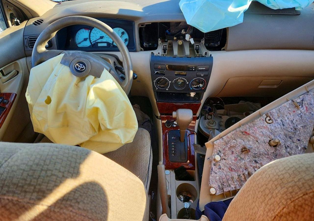 2003 TOYOTA COROLLA LE photo 8