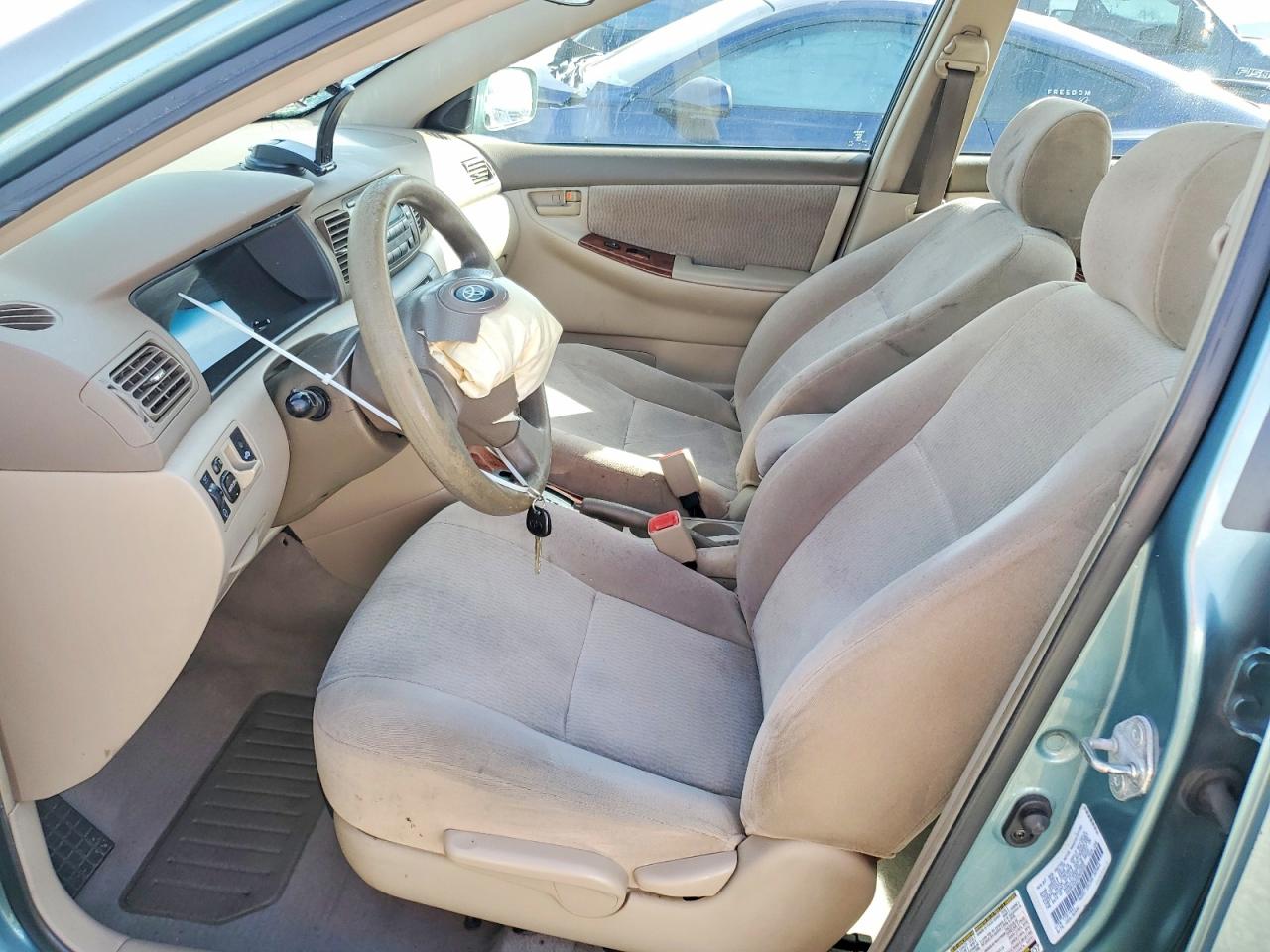 2005 TOYOTA COROLLA LE photo 7