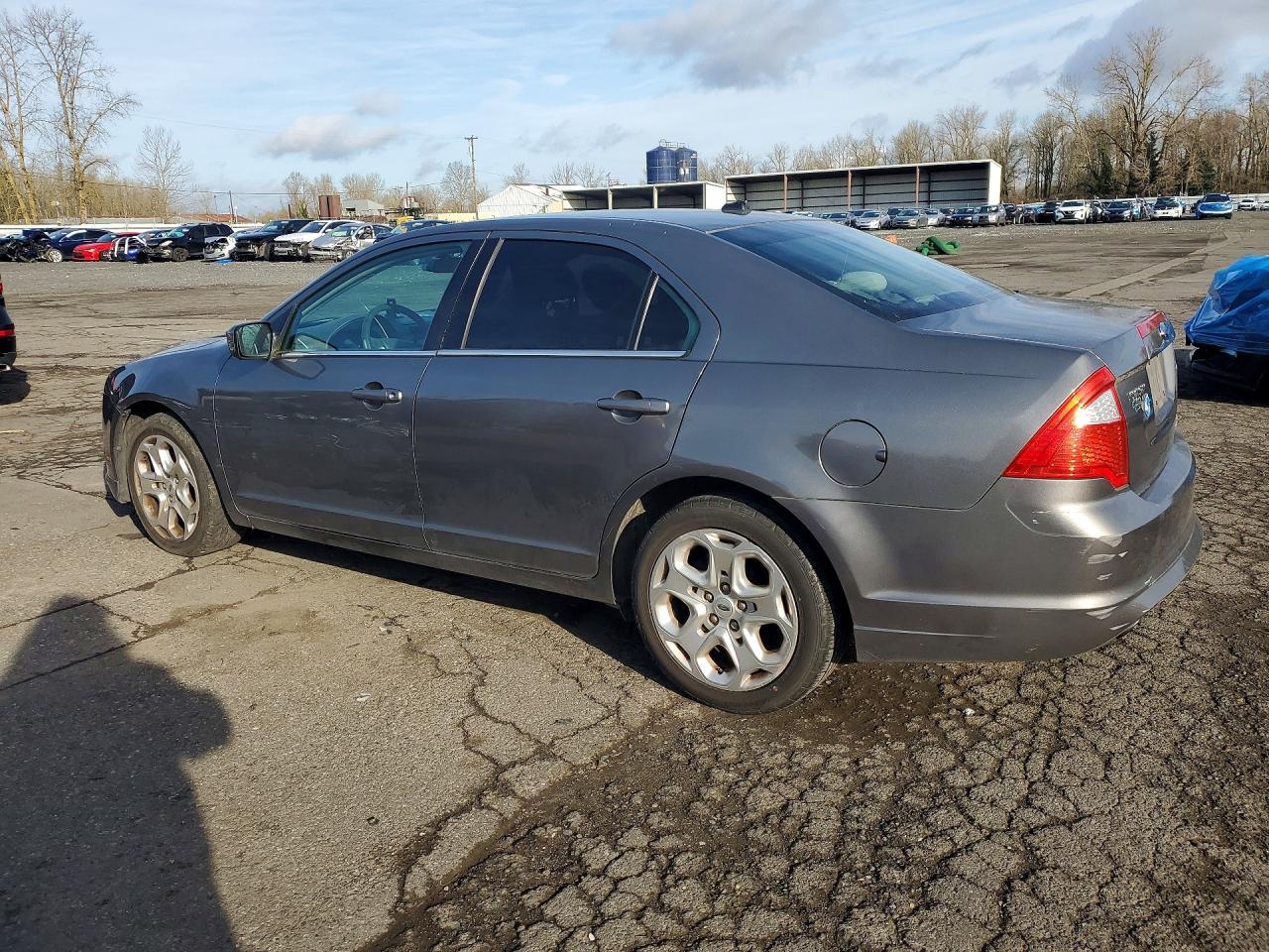 2010 FORD FUSION SE photo 2