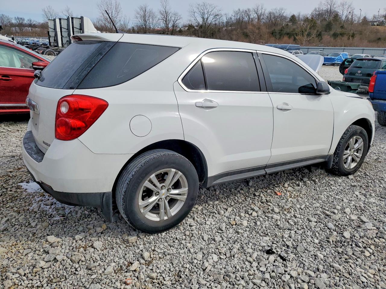2013 CHEVROLET EQUINOX LS photo 3