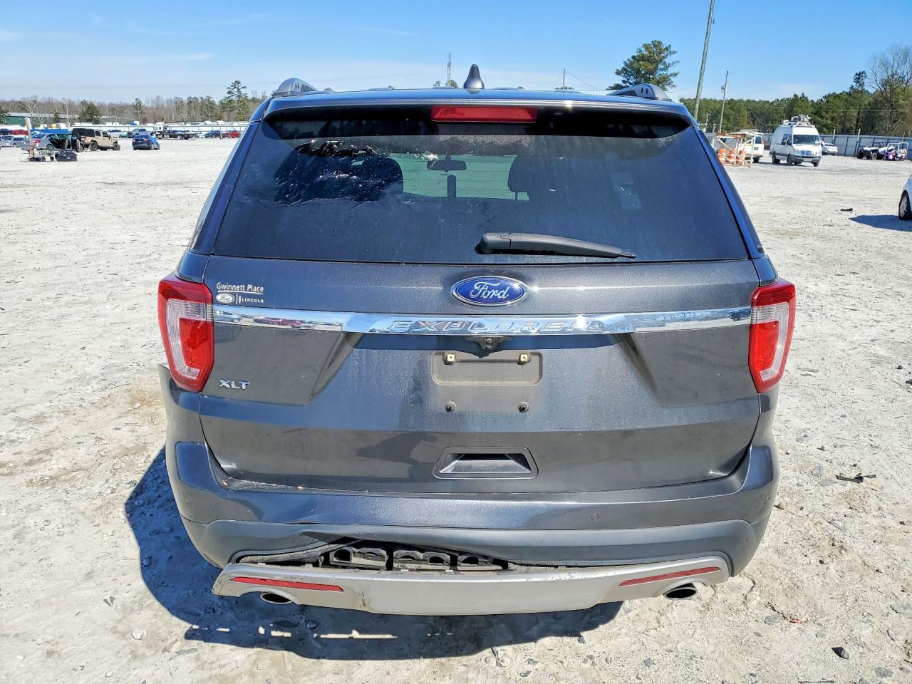 2017 FORD EXPLORER XLT photo 6