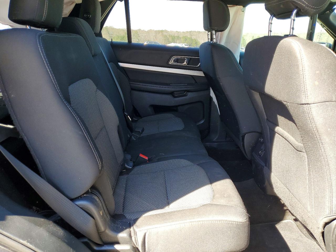 2017 FORD EXPLORER XLT photo 10