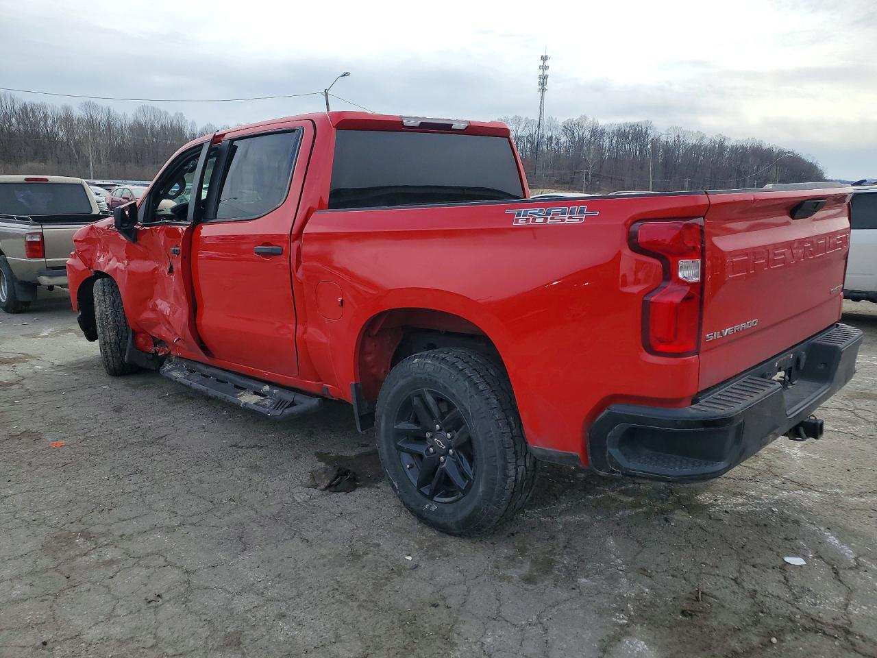 2019 CHEVROLET SILVERADO K1500 TRAIL BOSS CUSTOM photo 2
