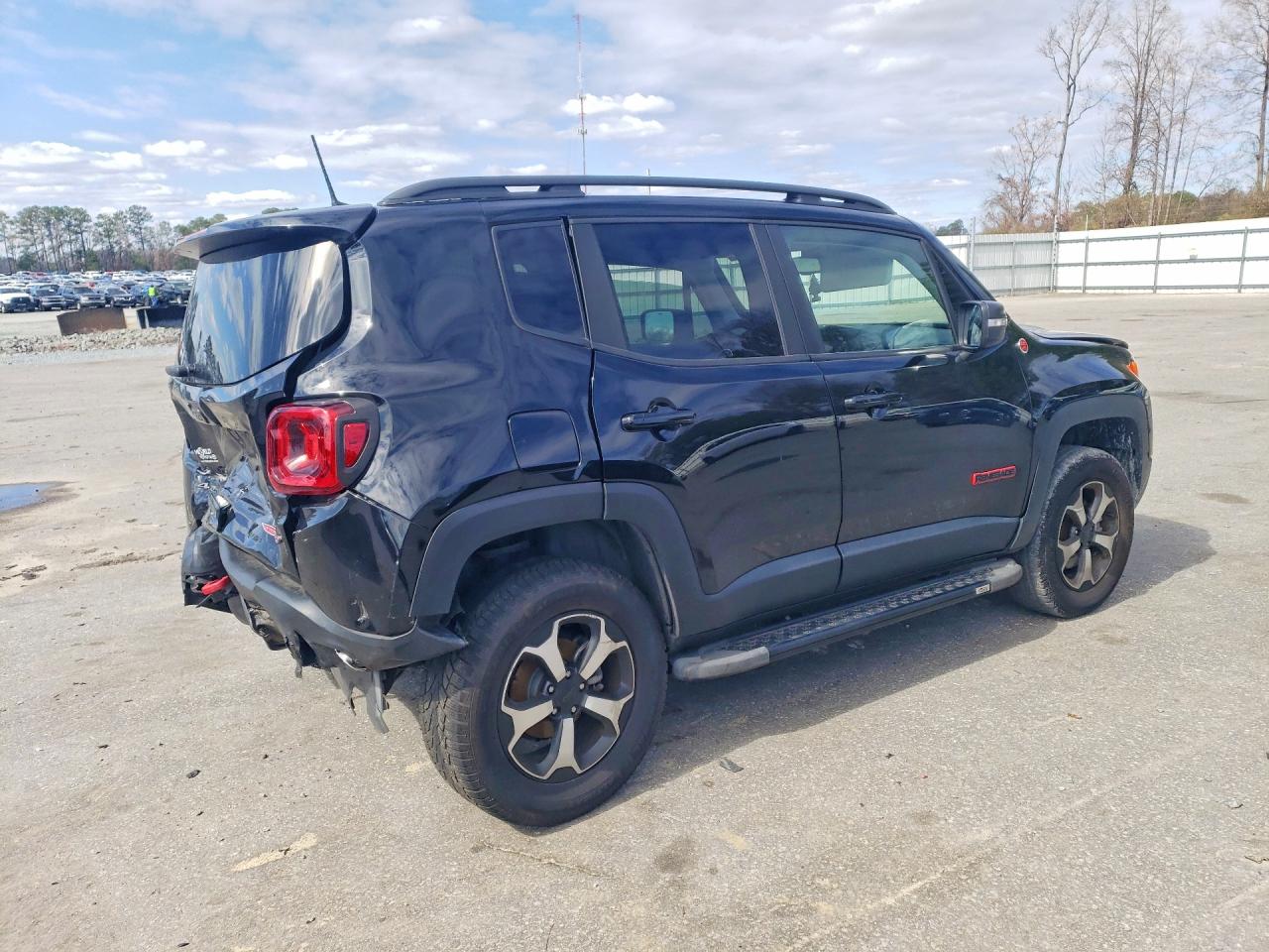 2020 JEEP RENEGADE TRAILHAWK photo 3
