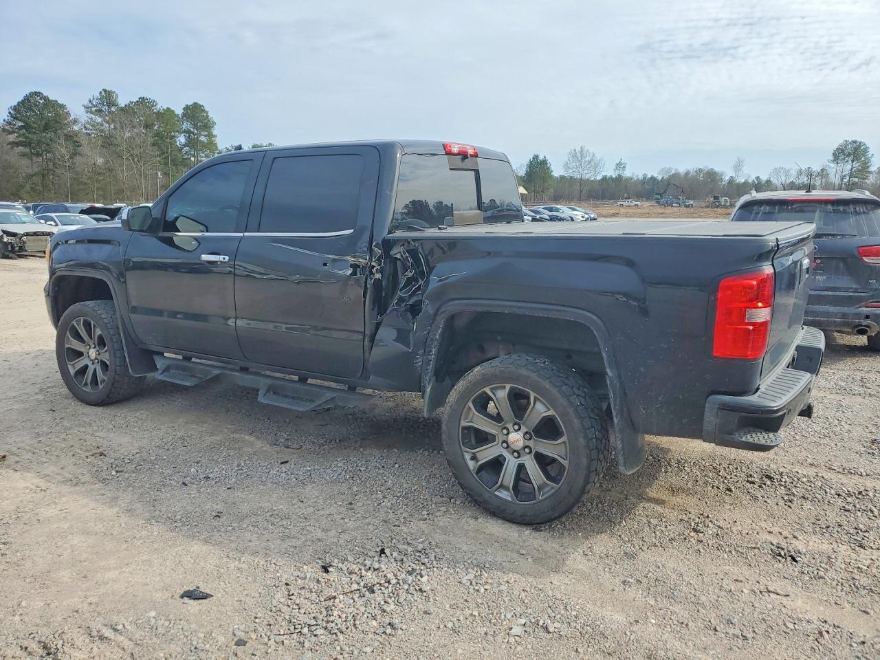 2015 GMC SIERRA K1500 DENALI photo 2