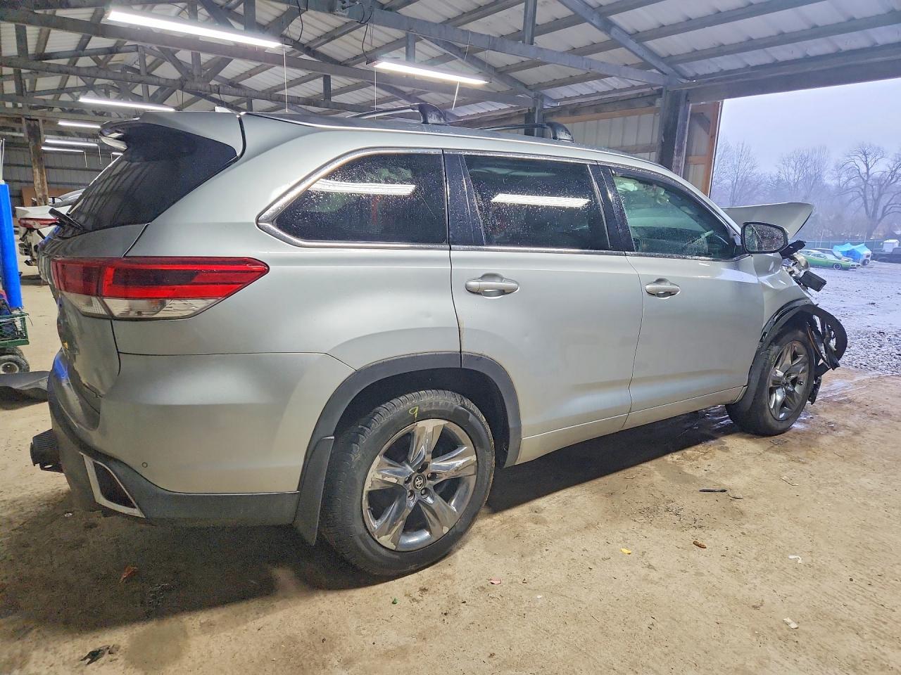 2018 TOYOTA HIGHLANDER LIMITED photo 5