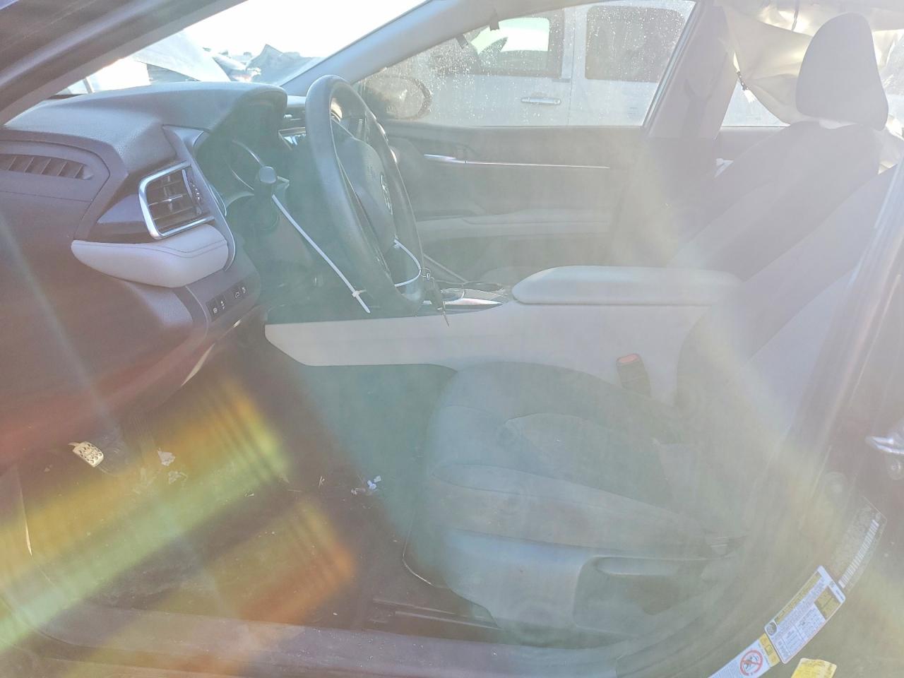 2018 TOYOTA CAMRY L photo 7