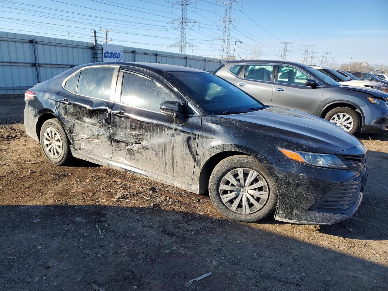 2018 TOYOTA CAMRY L photo 4