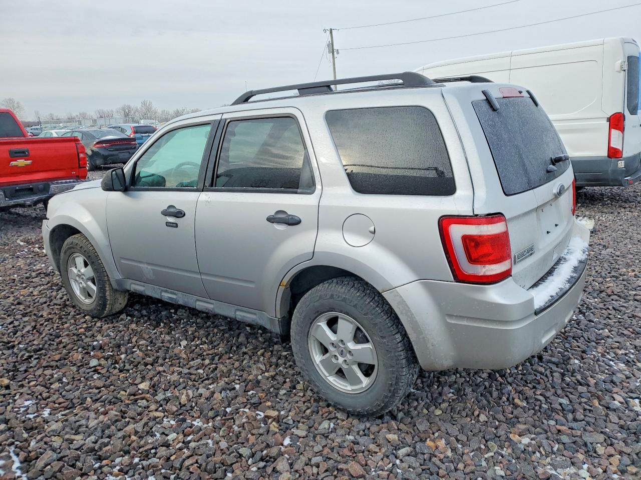 2011 FORD ESCAPE XLT photo 3