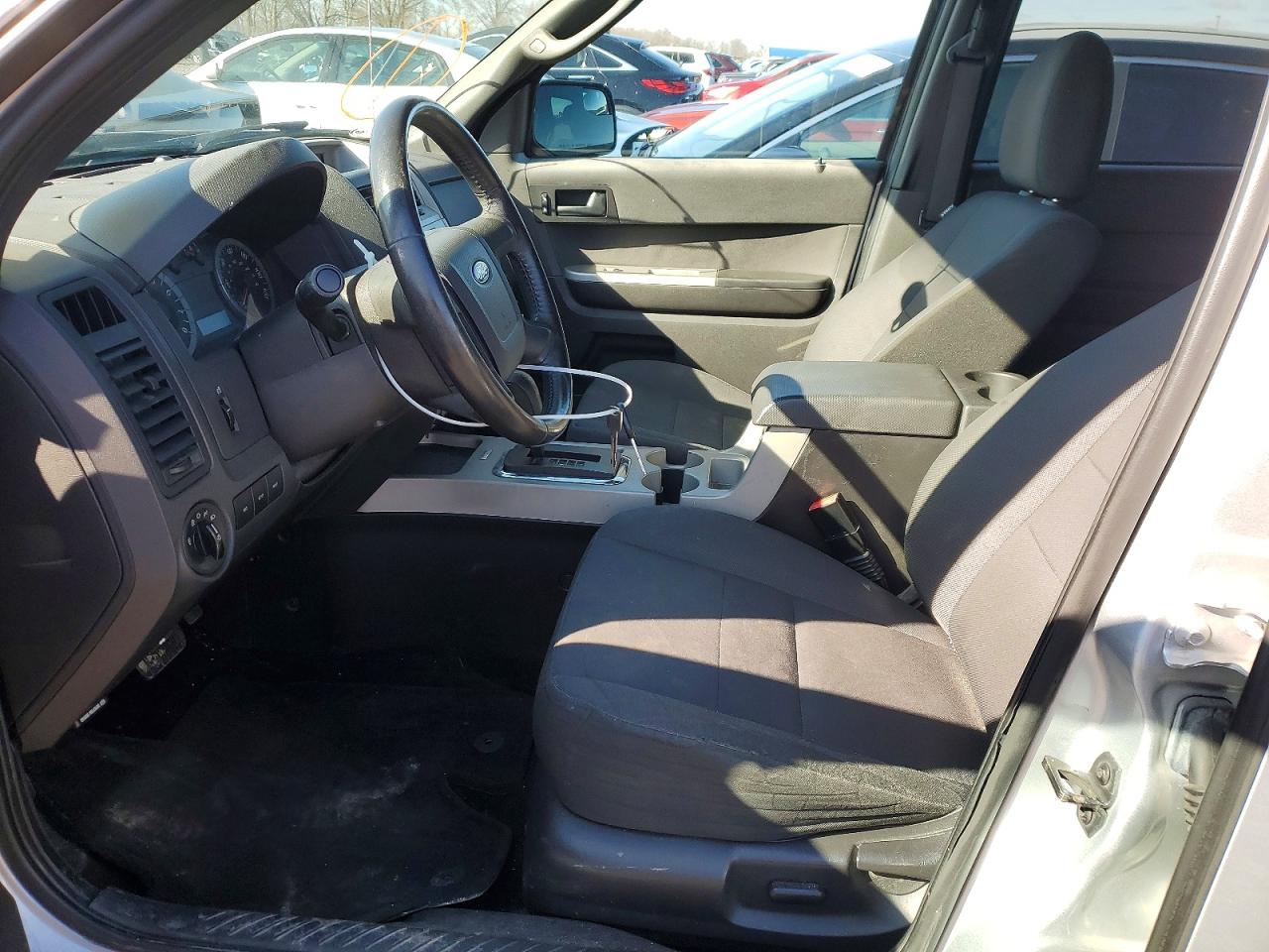 2011 FORD ESCAPE XLT photo 13
