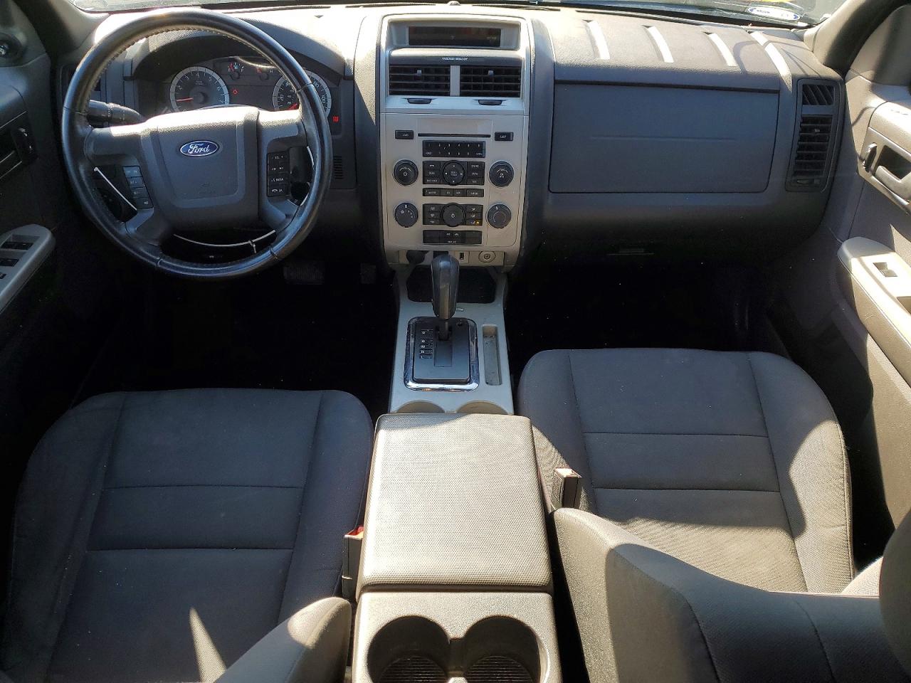 2011 FORD ESCAPE XLT photo 15