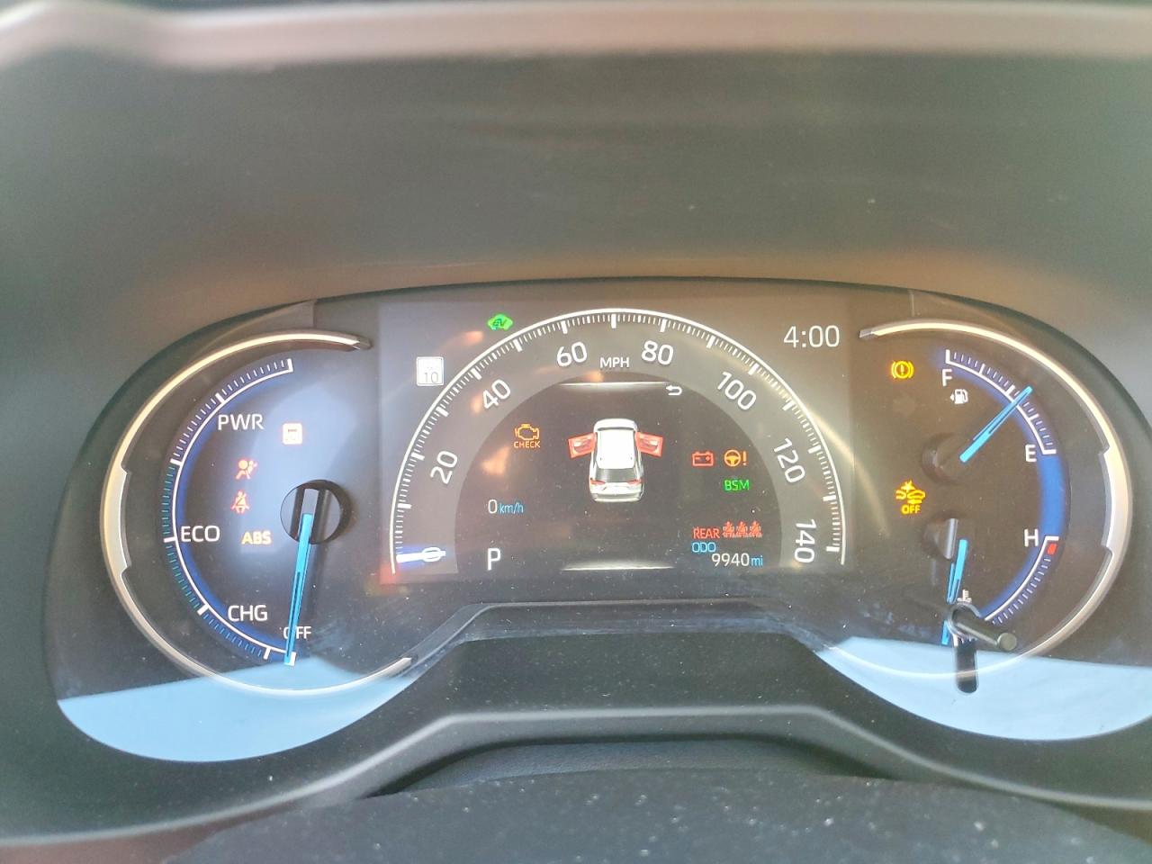 2025 TOYOTA RAV4 LE photo 9