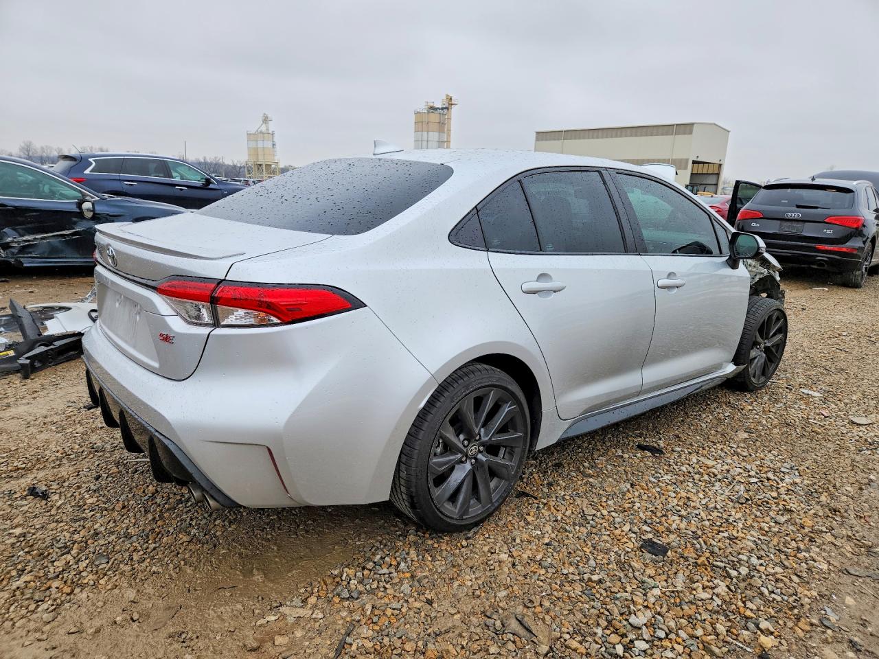 2023 TOYOTA COROLLA SE photo 3