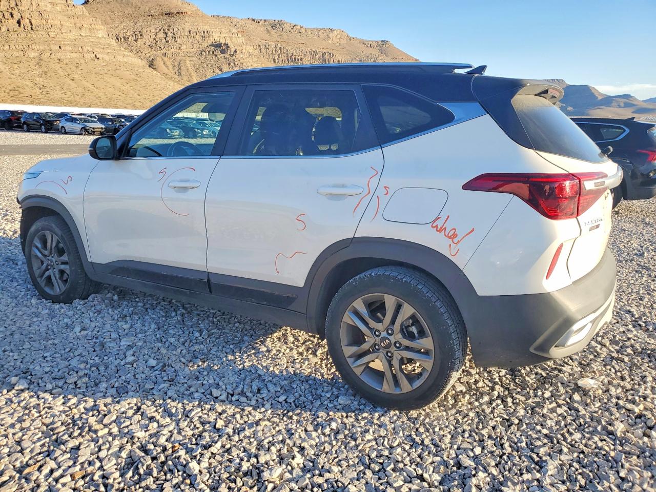 2021 KIA SELTOS S photo 2