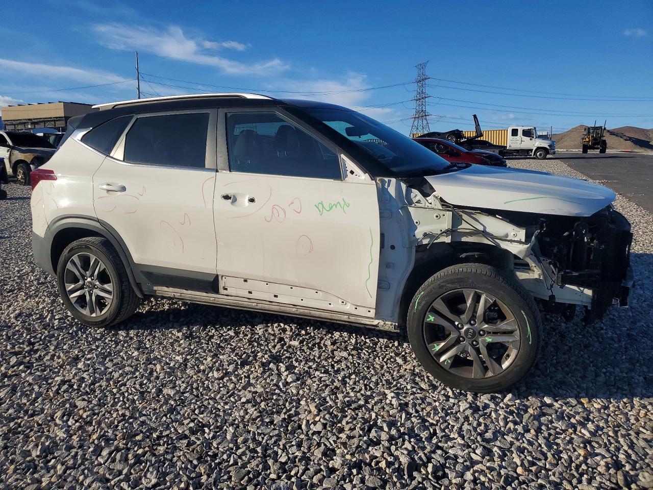 2021 KIA SELTOS S photo 4