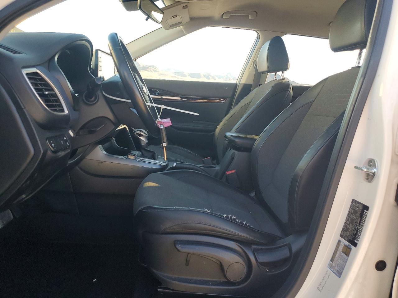 2021 KIA SELTOS S photo 7