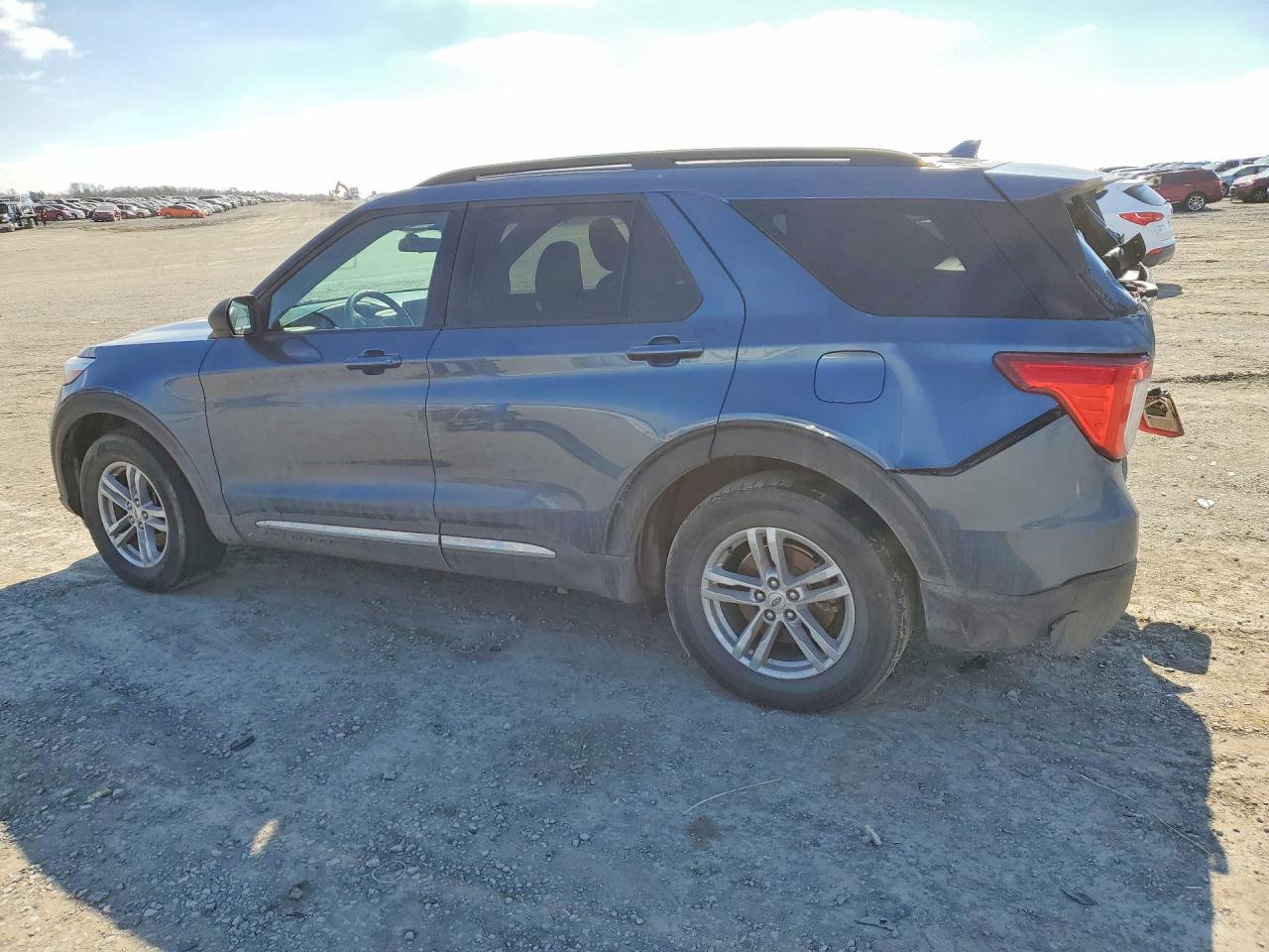 2020 FORD EXPLORER XLT photo 3