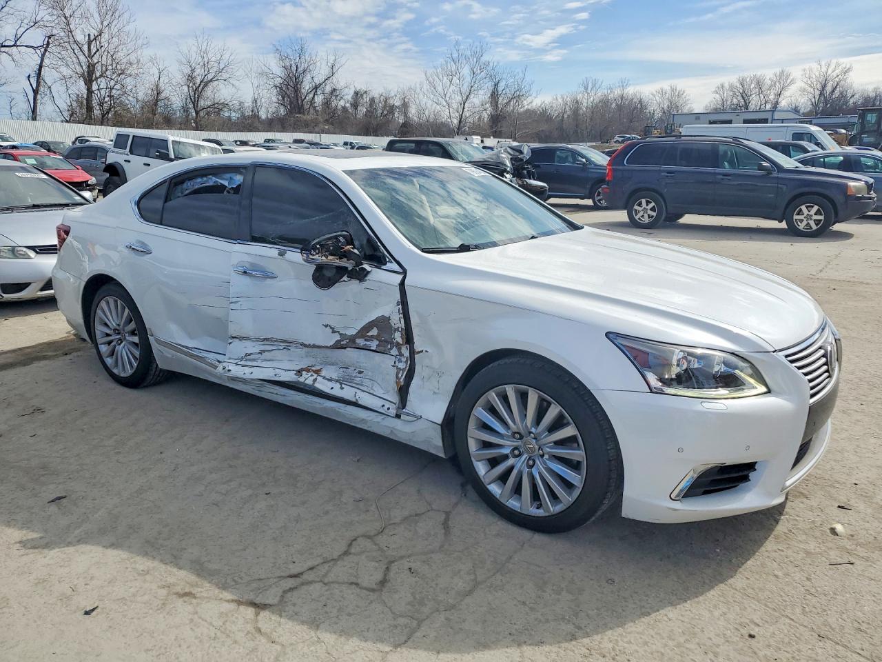 2014 LEXUS LS 460 photo 7