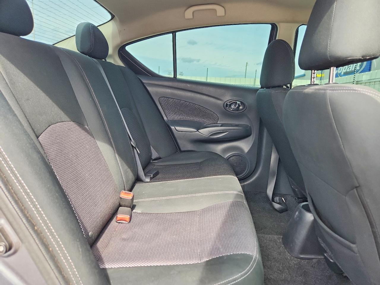 2018 NISSAN VERSA SV photo 10