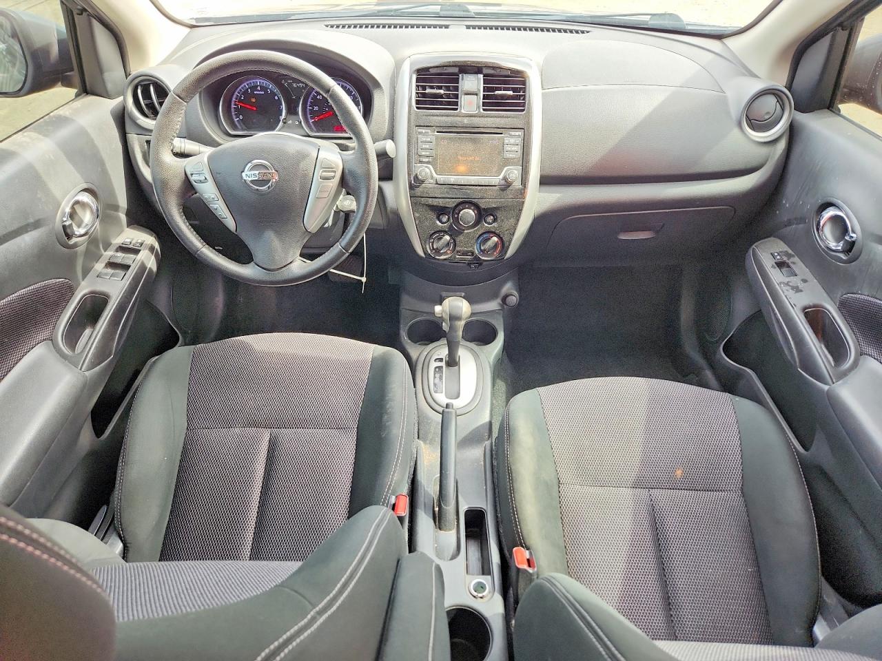 2018 NISSAN VERSA SV photo 8
